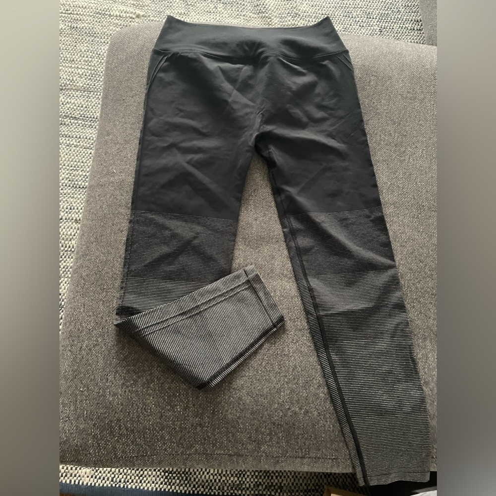 Lululemon barely worn 10 leggings